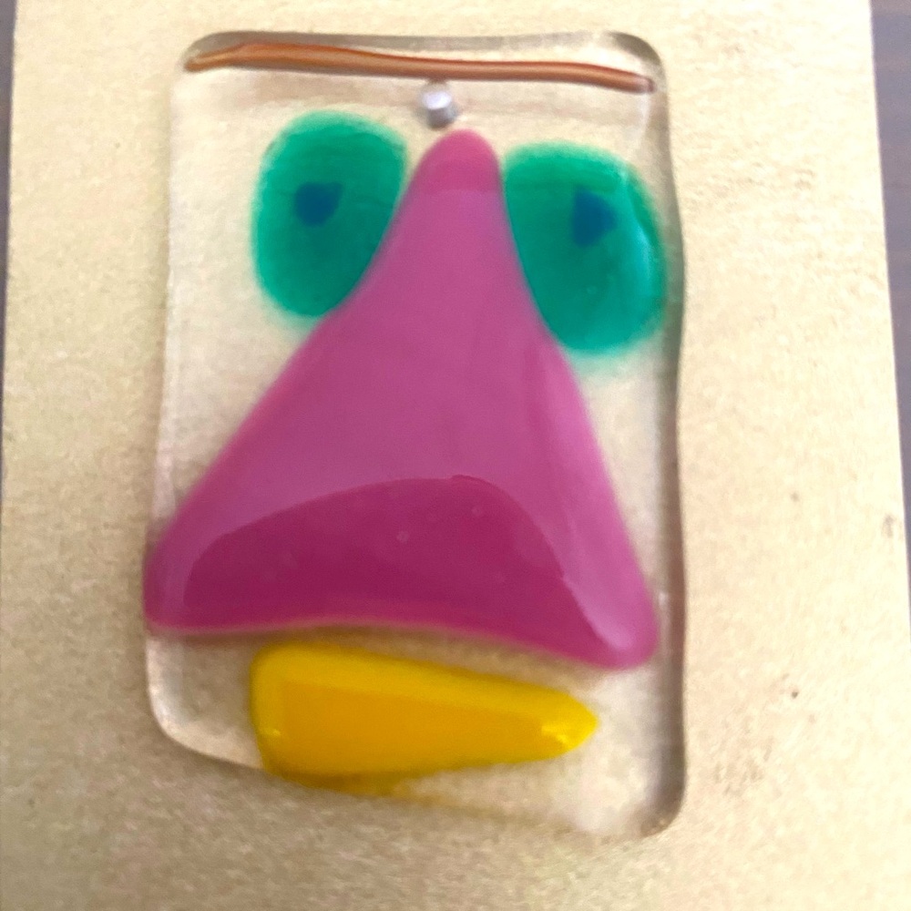 Glass necklace pendant